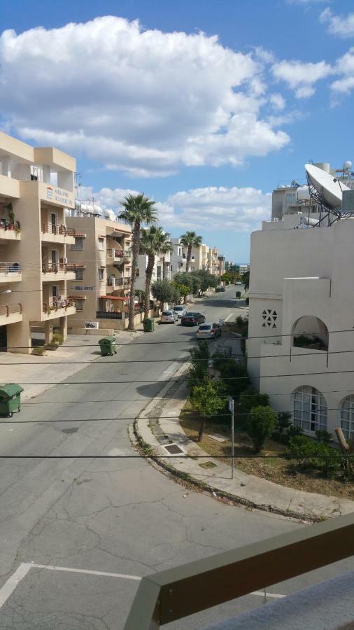 St. Mamas Apts Scala Bagian luar foto