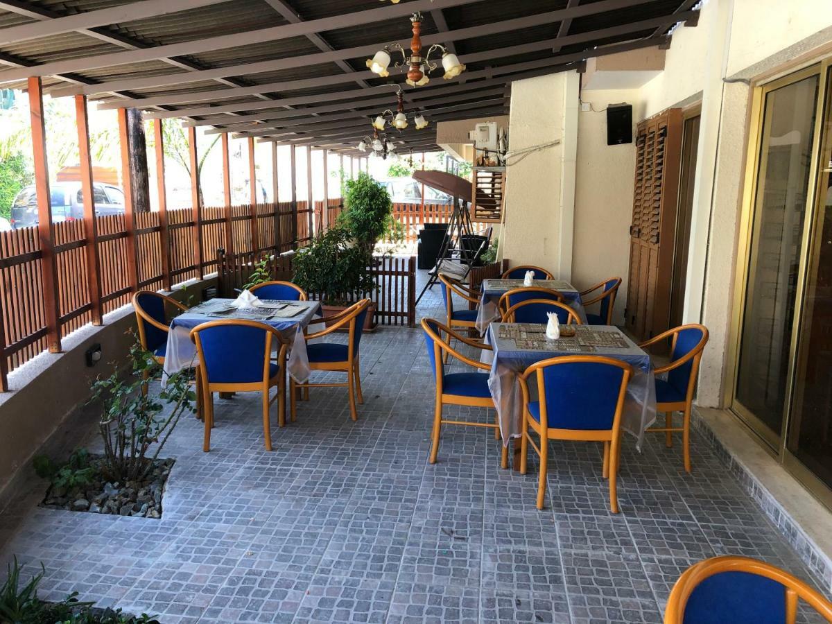 St. Mamas Apts Scala Bagian luar foto