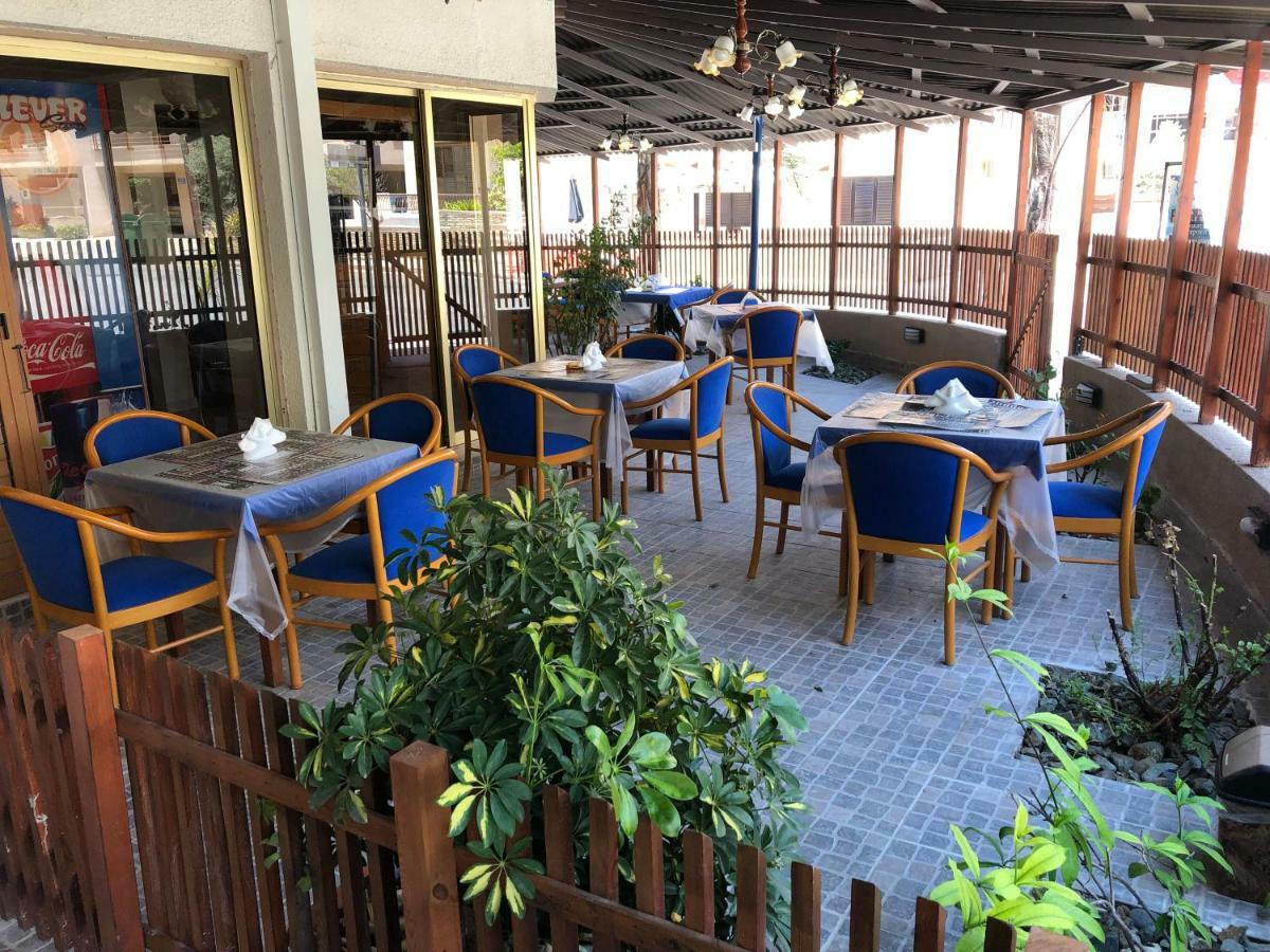 St. Mamas Apts Scala Bagian luar foto