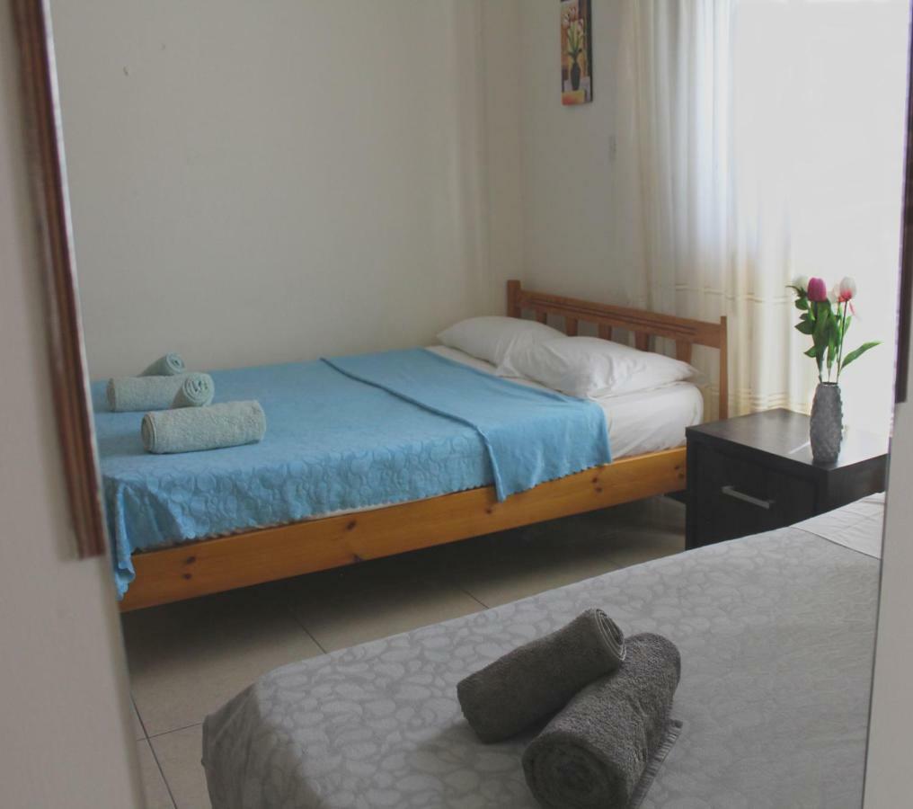St. Mamas Apts Scala Bagian luar foto