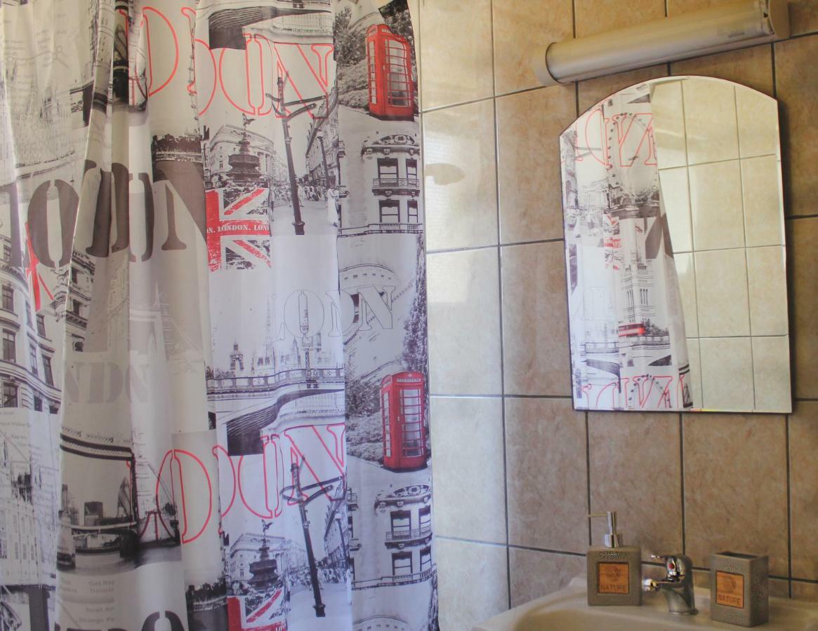 St. Mamas Apts Scala Bagian luar foto